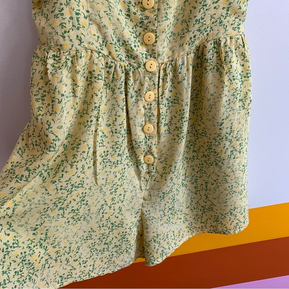 UO Poppy Sweetheart Button-Down Romper - Picture 7 of 8